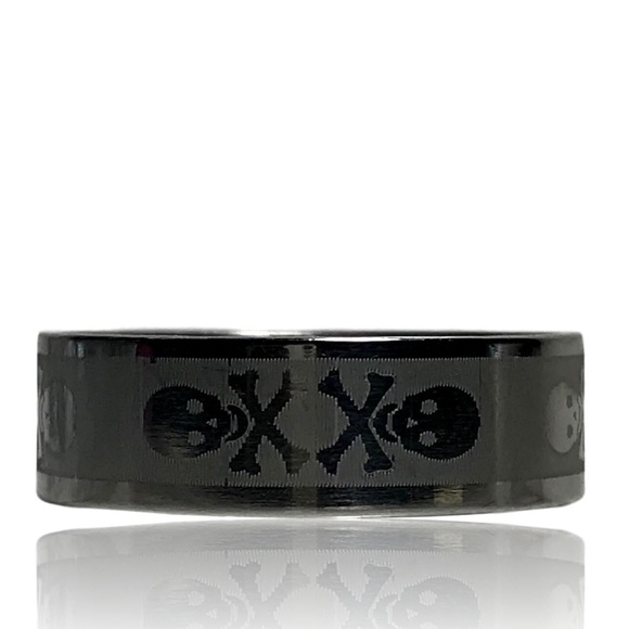 Gothic Punk Skull and Crossbones Ring - Picture 3 of 3
